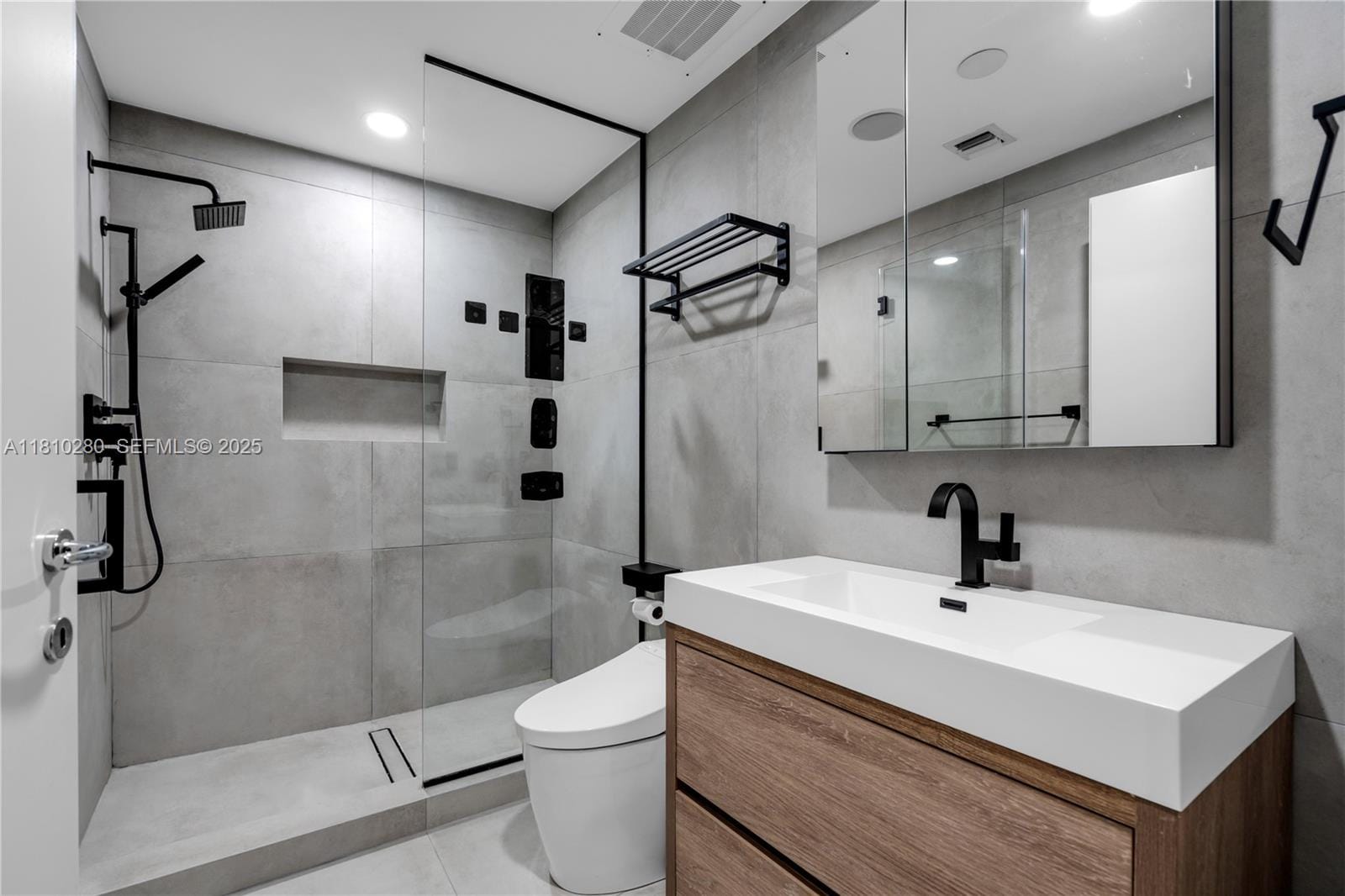 50 S Pointe Drive 606, Miami Beach, FL 33139 photo 13