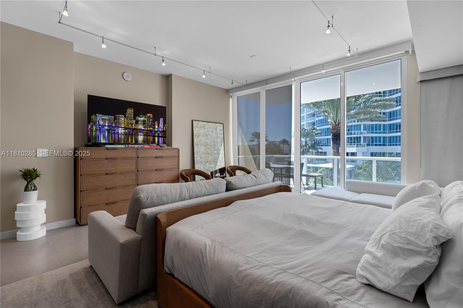 50 S Pointe Drive 606, Miami Beach, FL 33139 photo 9