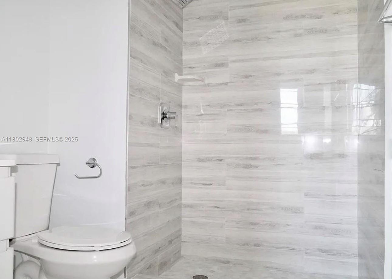691 S Hollybrook Drive 208 — photo 4