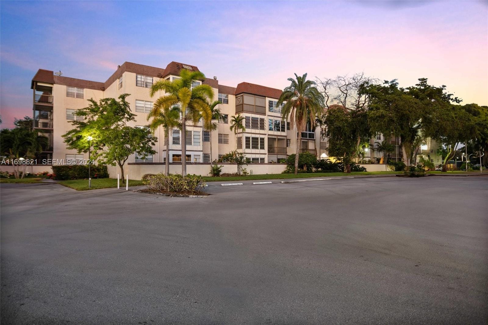 1681 NW 70th Avenue 220, Plantation, FL 33313
