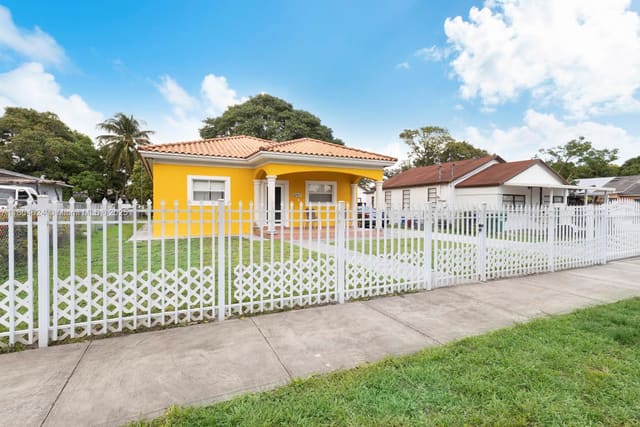 2757 NW 29th Street, sold in Melrose Heights 3rd, Miami, FL