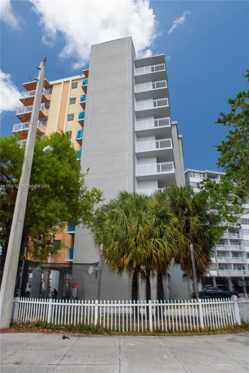 2025 NE 164th Street 301, North Miami Beach, FL 33162 photo 1