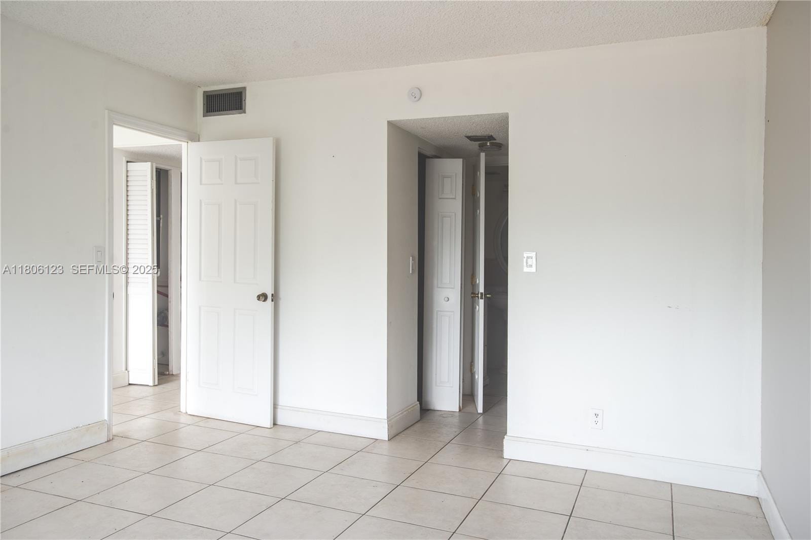 2025 NE 164th Street 301, North Miami Beach, FL 33162 photo 17