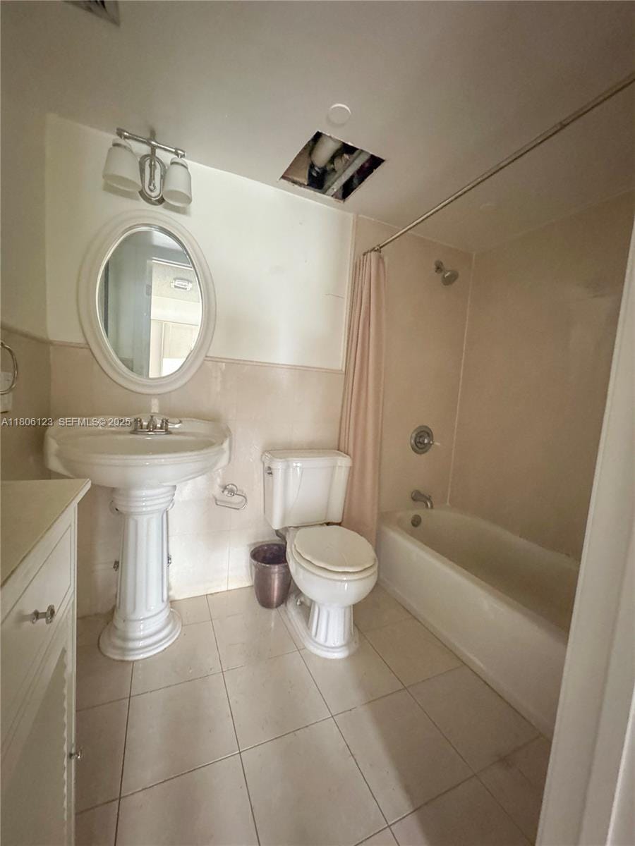 2025 NE 164th Street 301, North Miami Beach, FL 33162 photo 20