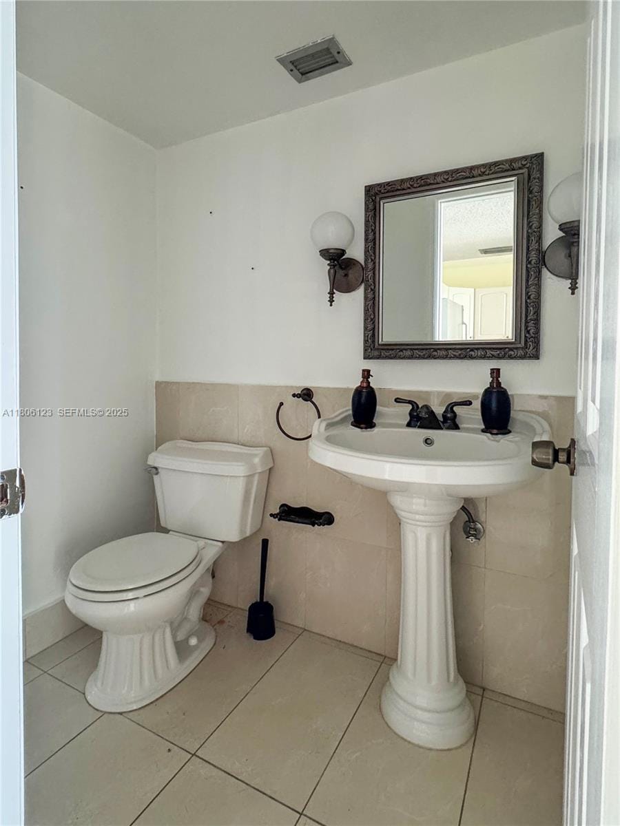 2025 NE 164th Street 301, North Miami Beach, FL 33162 photo 6