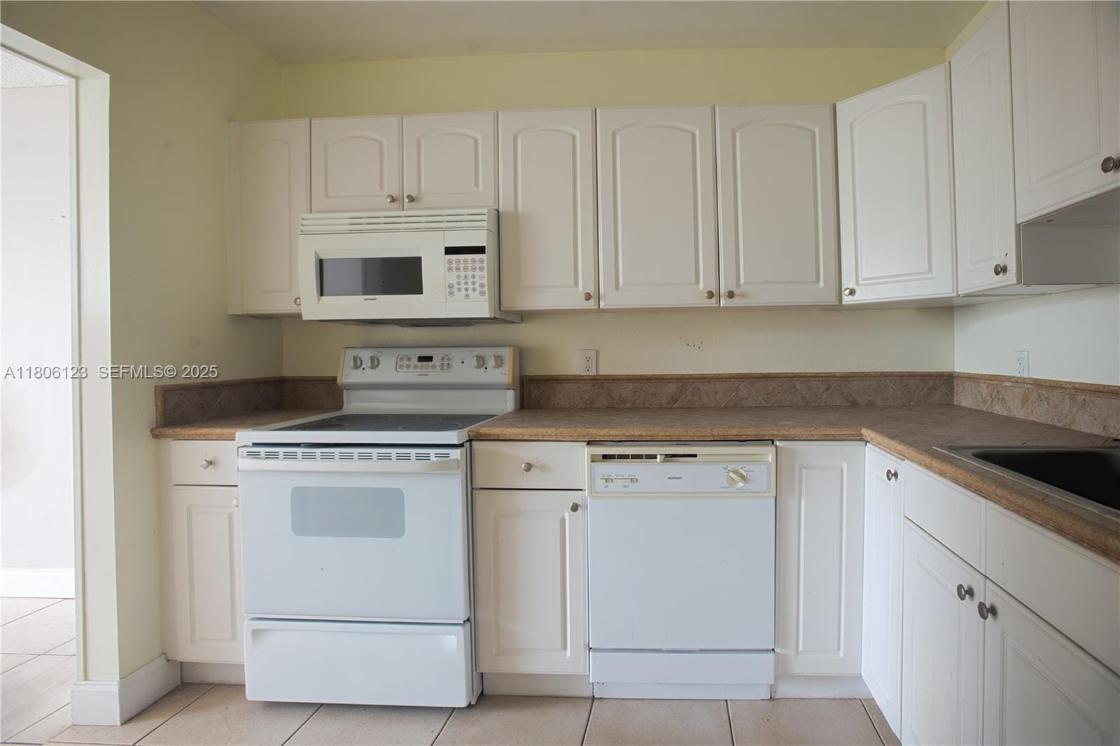 2025 NE 164th Street 301, North Miami Beach, FL 33162 photo 9