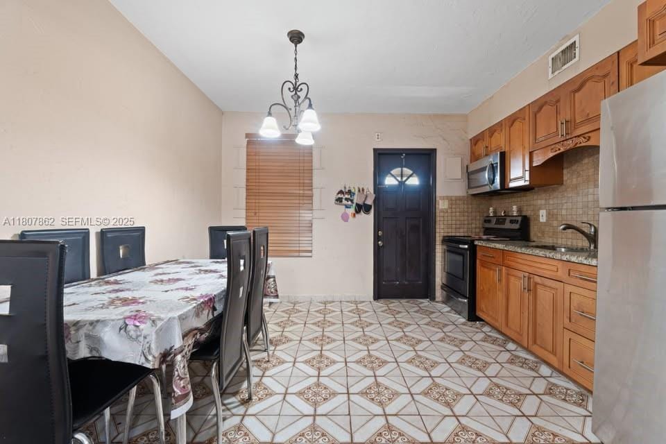2655 NW 14th Avenue, Miami, FL 33142 photo 4