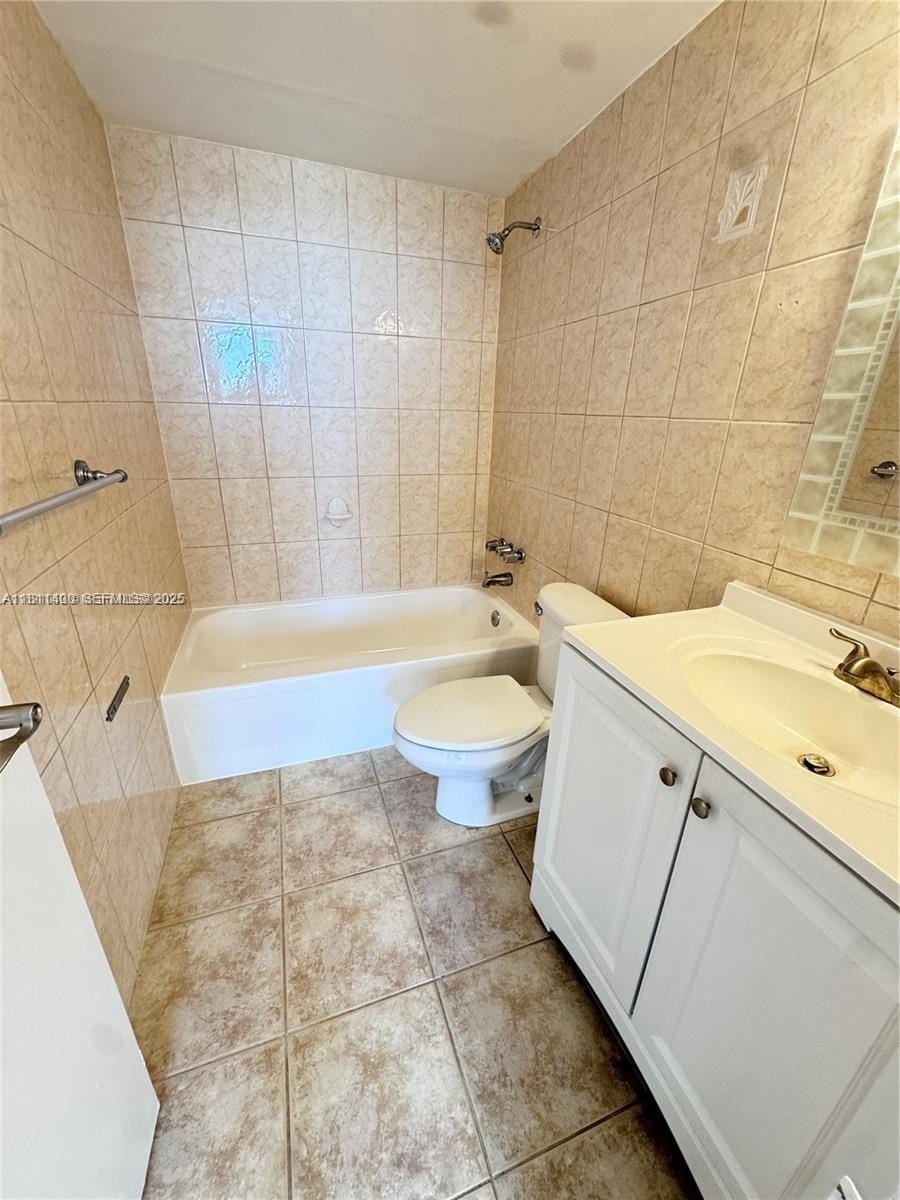 3660 NE 166th Street 603 — photo 9