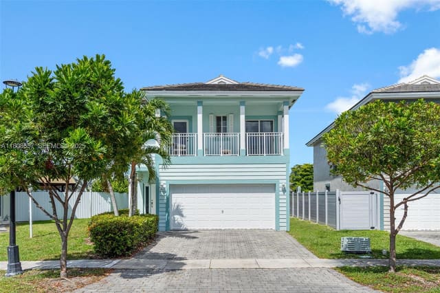 324 NE 31st Avenue, sold in Bimini At The Oasis, Homestead, FL