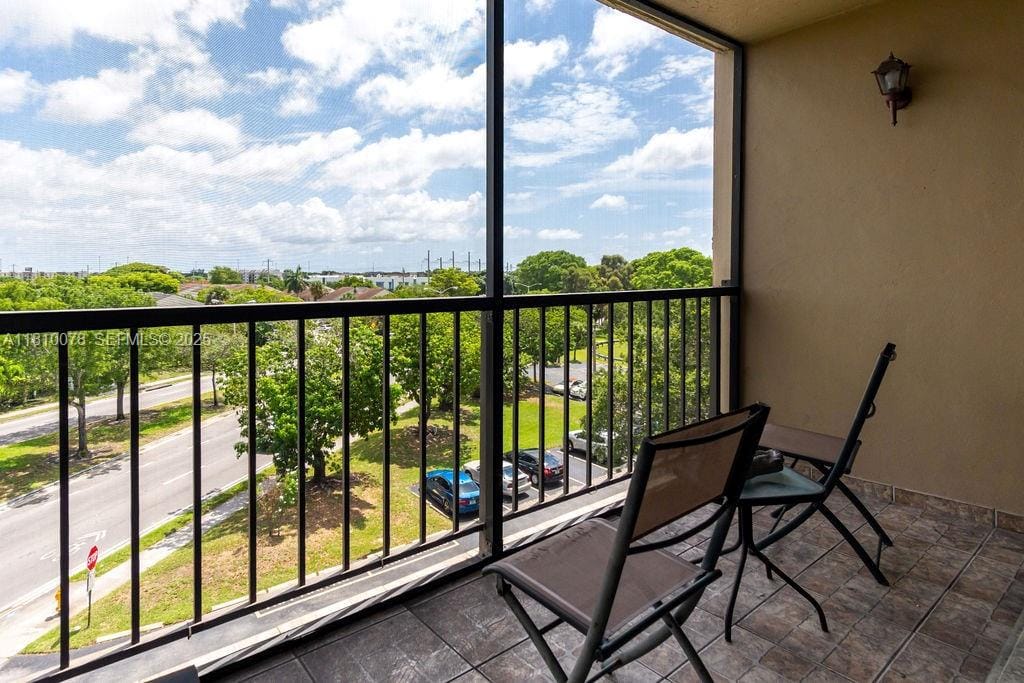 9110 Fontainebleau Boulevard 502, Miami, FL 33172 photo 22