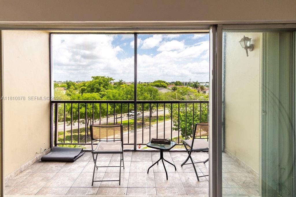 9110 Fontainebleau Boulevard 502, Miami, FL 33172 photo 23