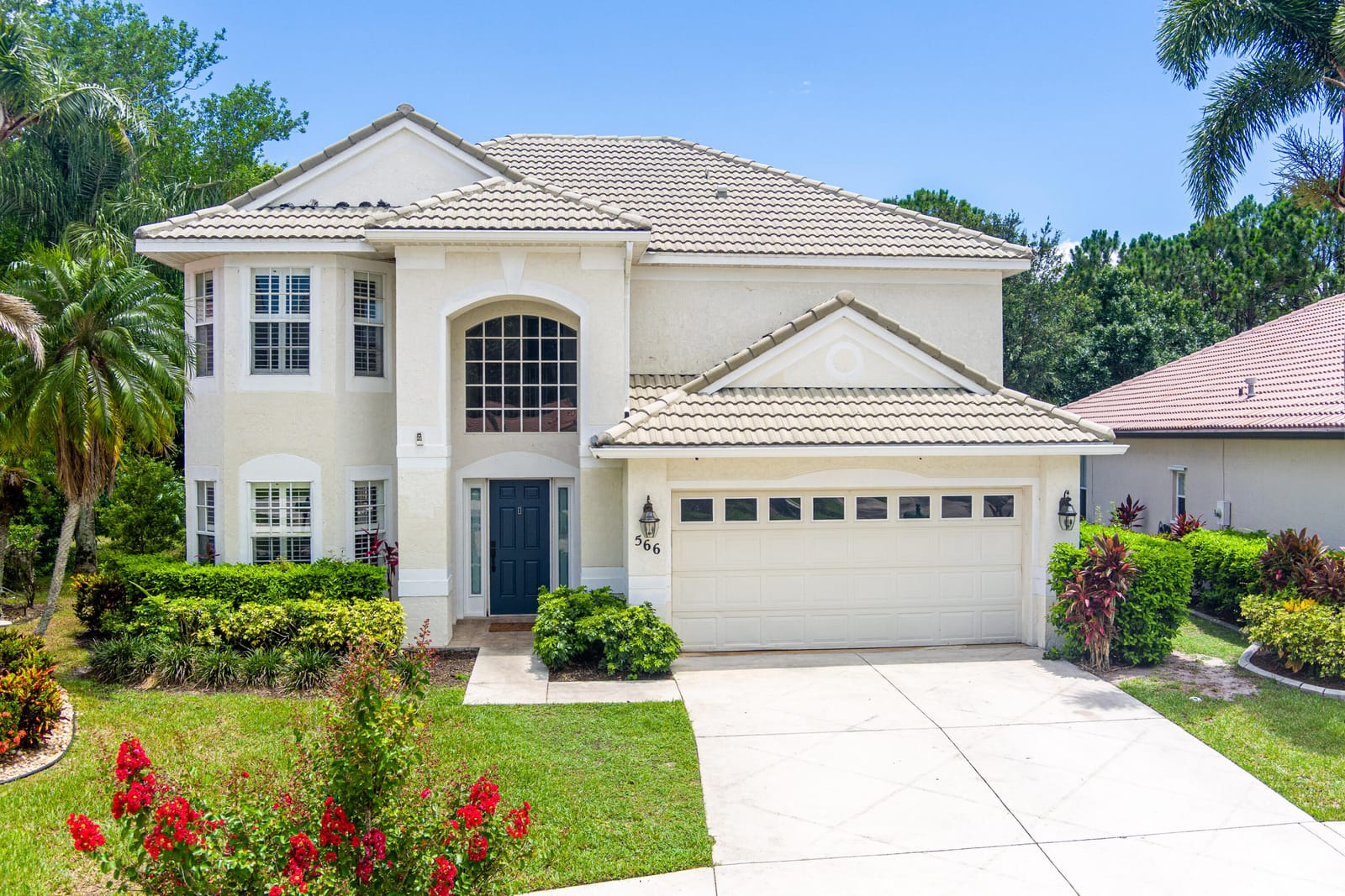 566 SW Saint Martins Cove, Port St. Lucie, FL 34986