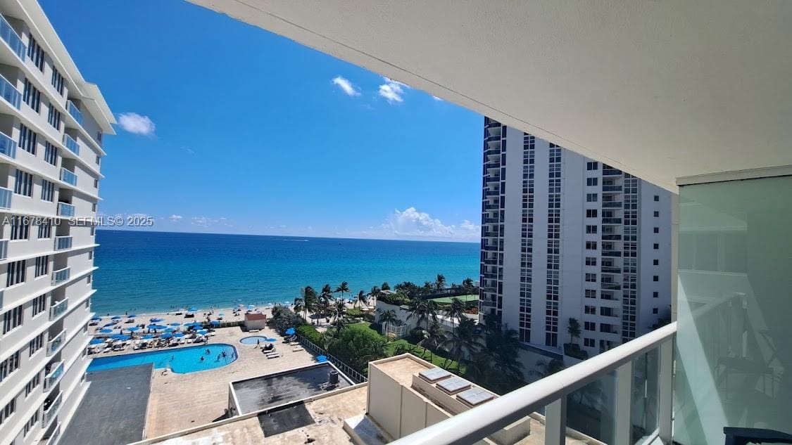 19201 Collins Avenue 747 — photo 3