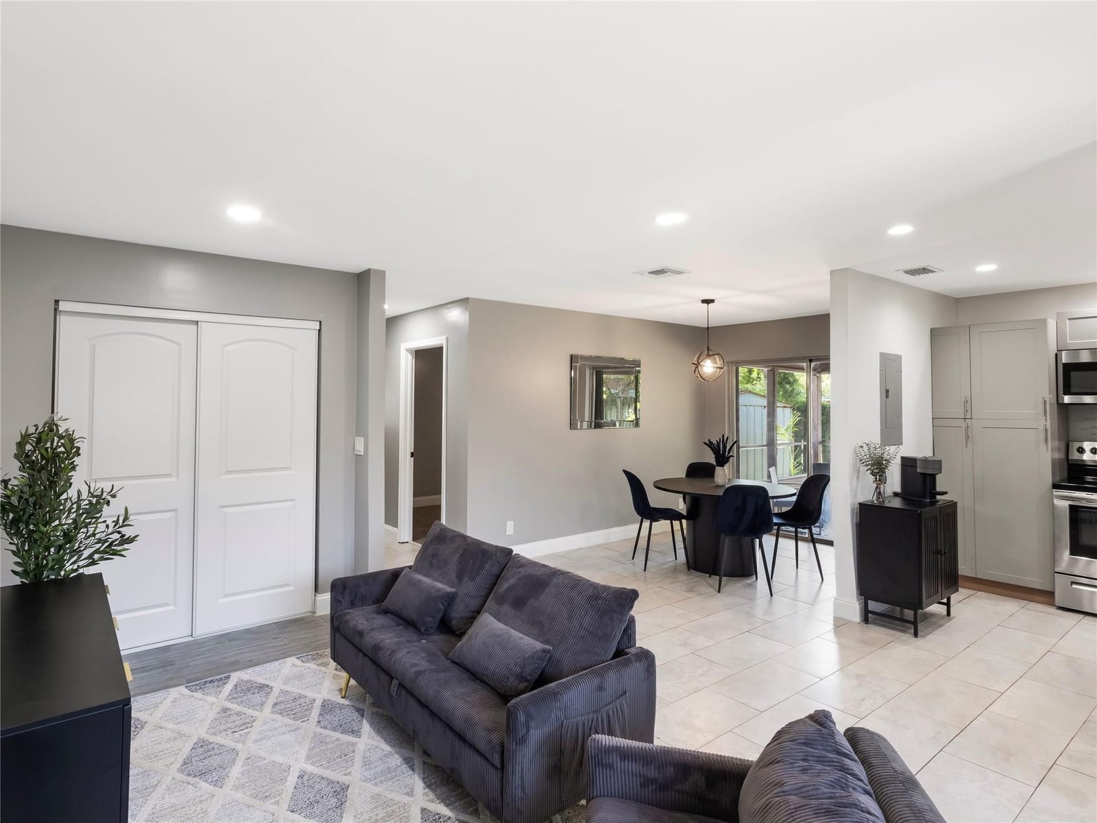 3200 NW 5th Terrace 25, Pompano Beach, FL 33064