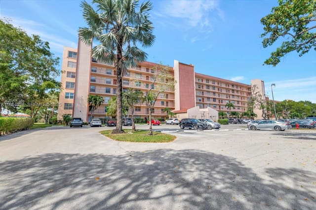 14671 Bonaire Boulevard 510, Delray Beach, FL 33446