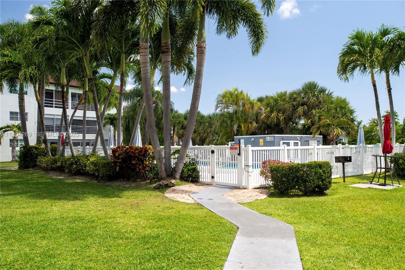 4200 Crystal Lake Drive 204, Deerfield Beach, FL 33064 photo 16