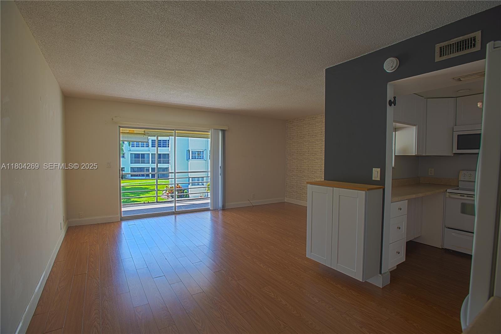 4200 Crystal Lake Drive 204, Deerfield Beach, FL 33064 photo 9