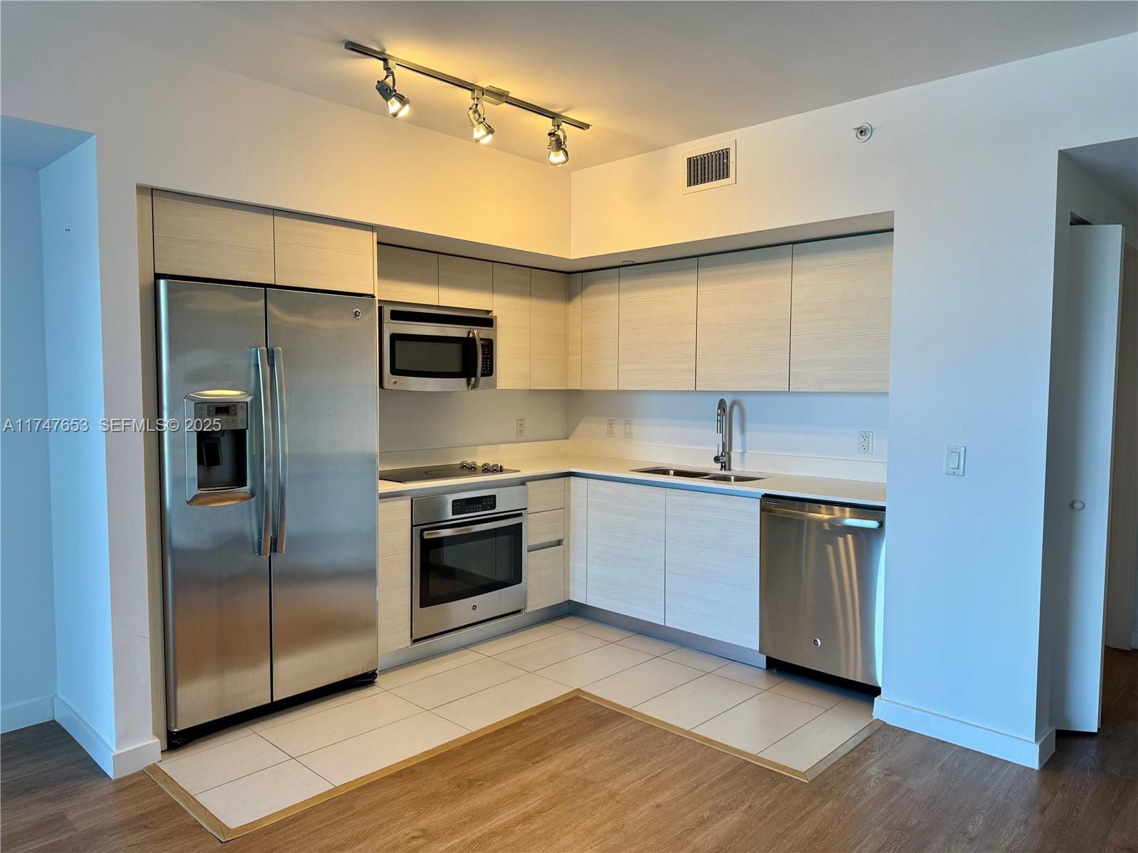 4250 Biscayne Boulevard 1006 — photo 4