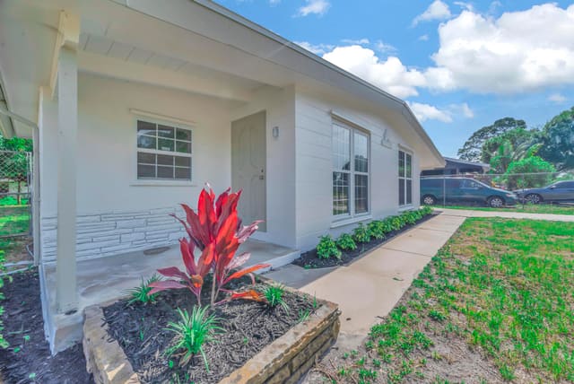 907 Skylark Drive, sold in Wagner Subdivision, Fort Pierce, FL