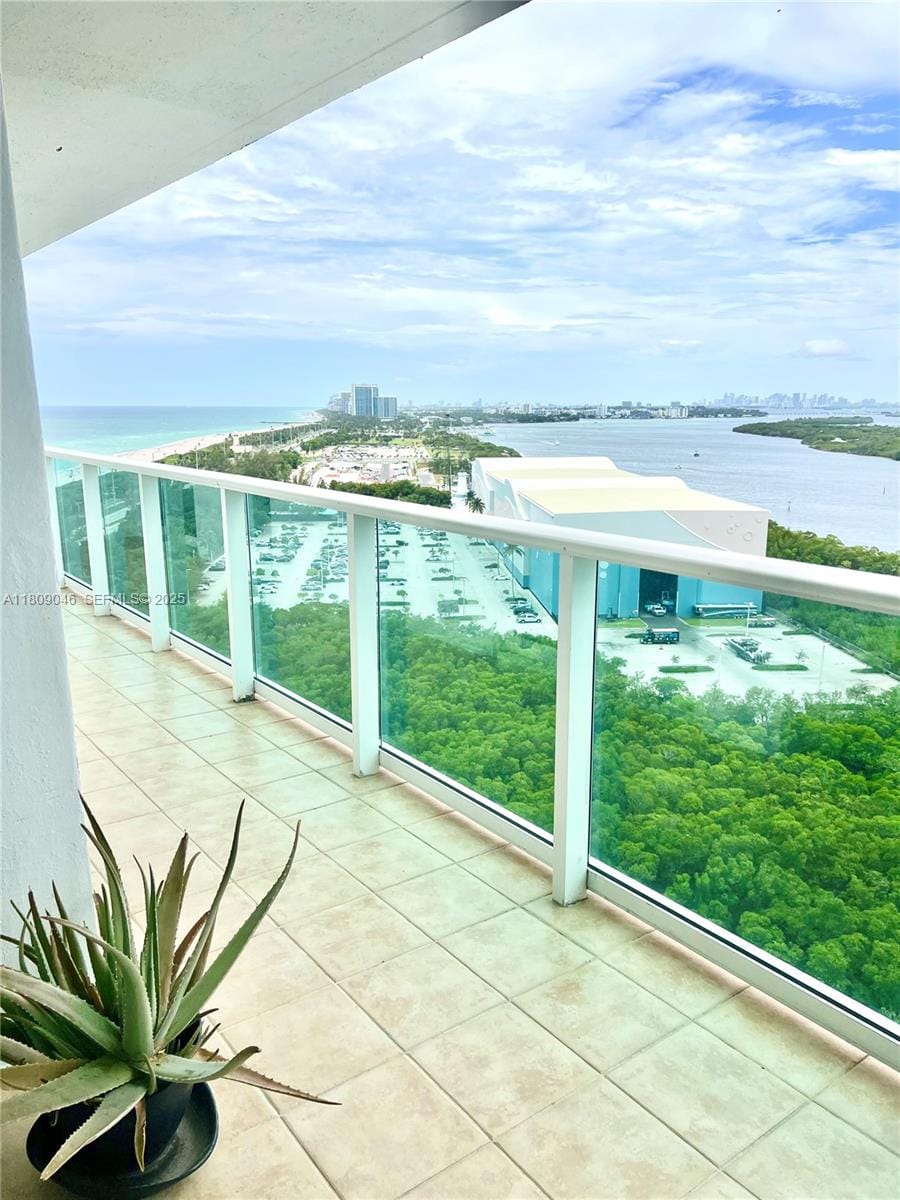 100 Bayview Drive 1919, Sunny Isles Beach, FL 33160