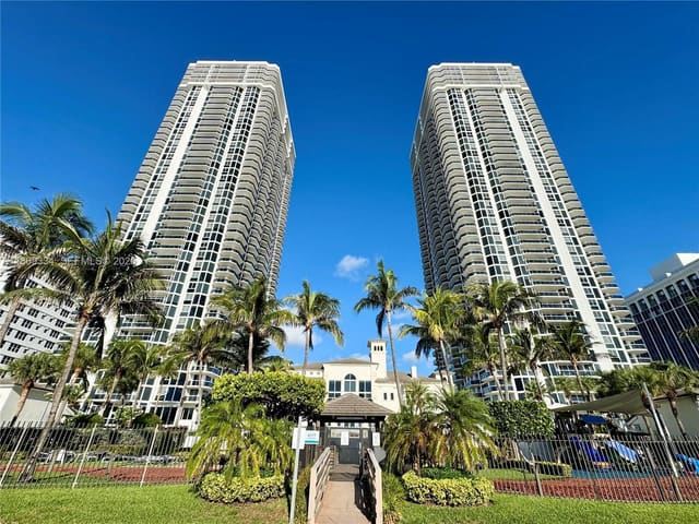 4779 Collins Avenue 2106, sold in Blue Diamond, Miami Beach, FL