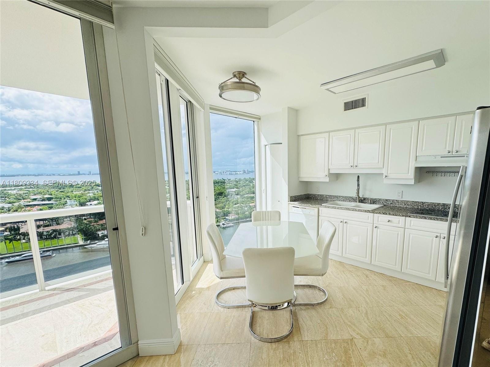 4779 Collins Avenue 2106, Miami Beach, FL 33140 photo 3