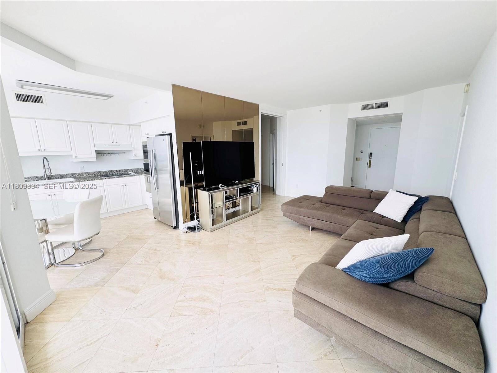 4779 Collins Avenue 2106, Miami Beach, FL 33140 photo 6