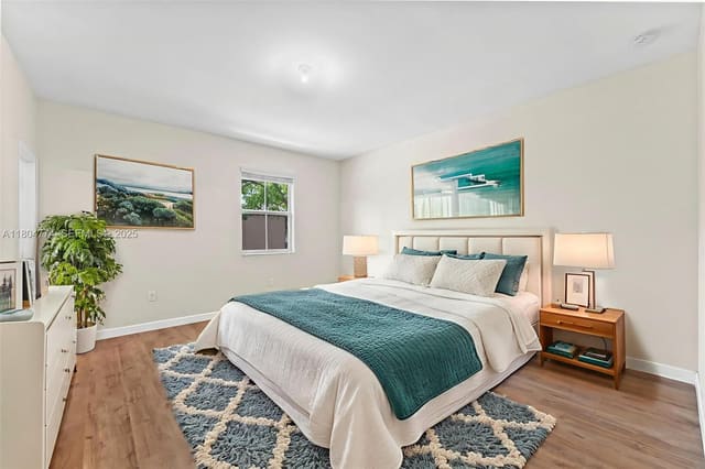 17077 SW 93rd Street, Miami, FL 33196