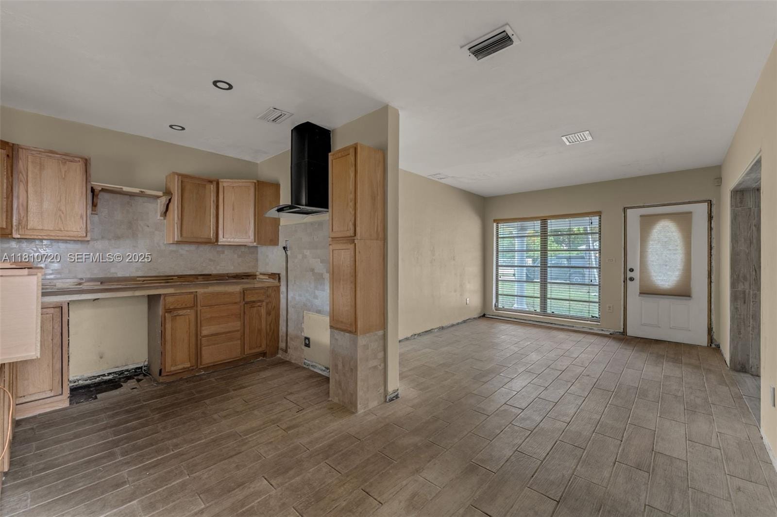 15101 Harrison Street — photo 6