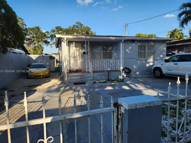 1037 NW 33rd Avenue, sold in Comfort Gardens, Miami, FL