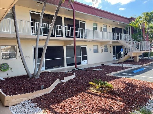 2041 NW 81st Avenue 414, Pembroke Pines, FL 33024