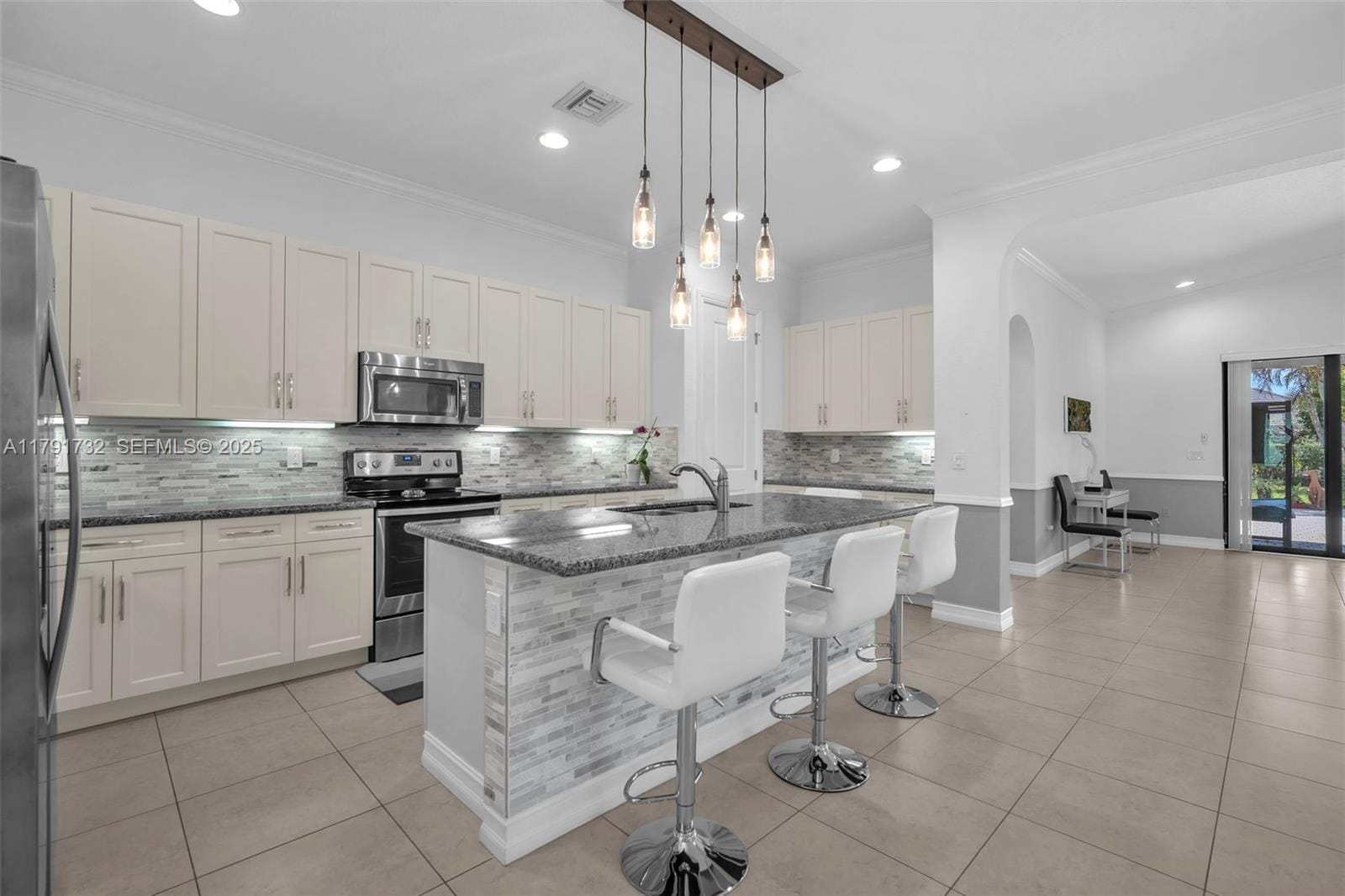 1121 SW 113th Avenue, Pembroke Pines, FL 33025 photo 8