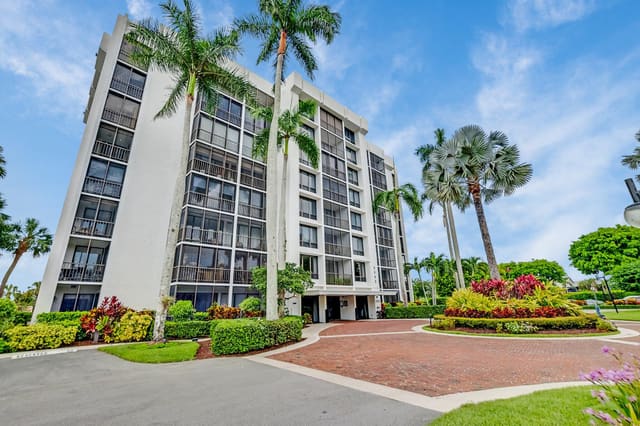 6895 Willow Wood Drive 1023, sold in Willow Wood Midrise Condo, Boca Raton, FL
