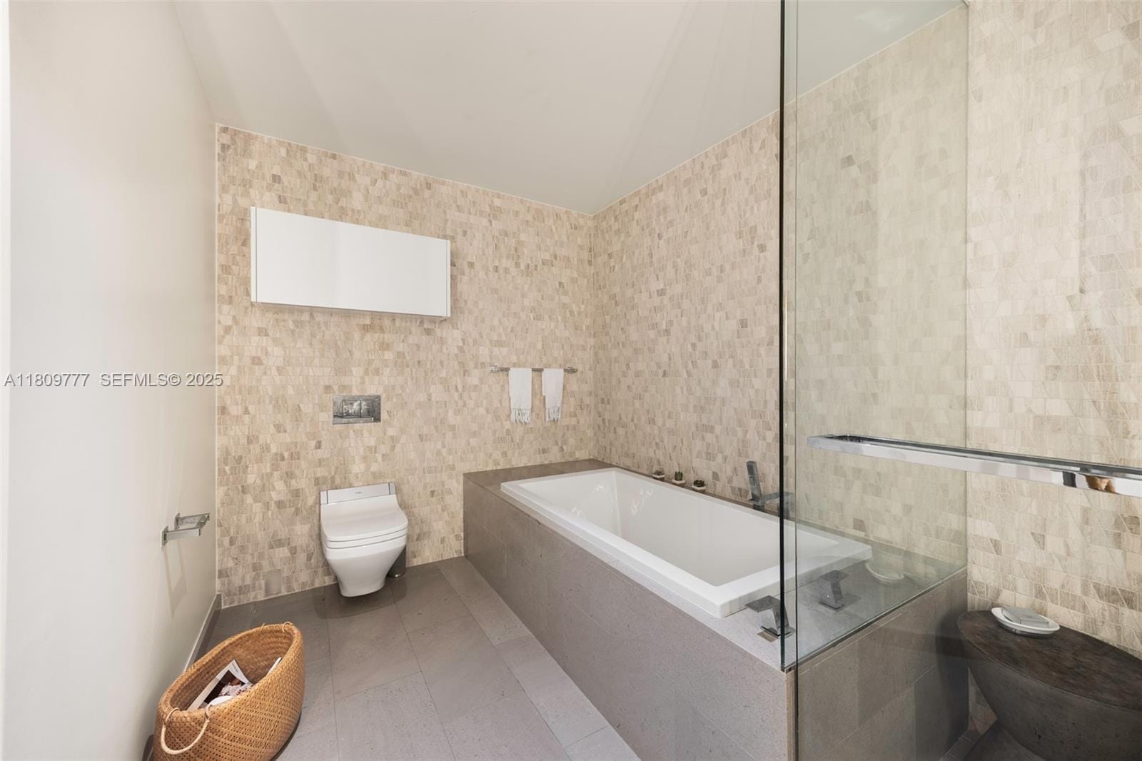 68 SE 6th Street 1703, Miami, FL 33131 photo 19