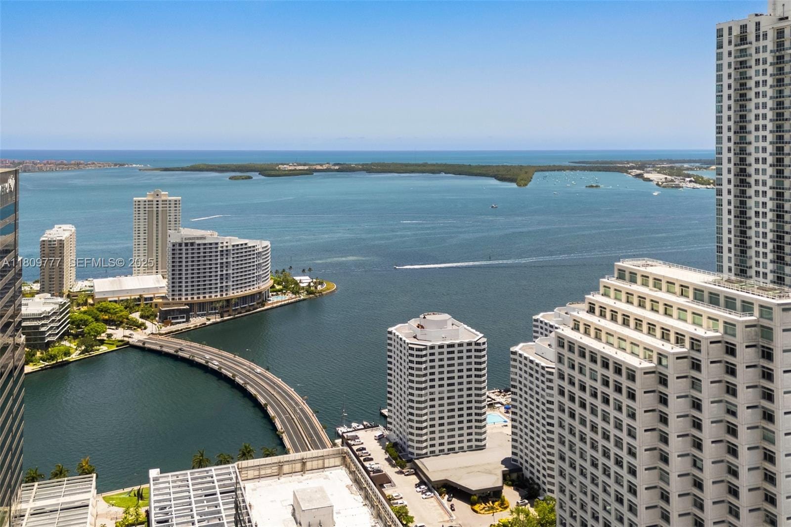 68 SE 6th Street 1703, Miami, FL 33131 photo 24