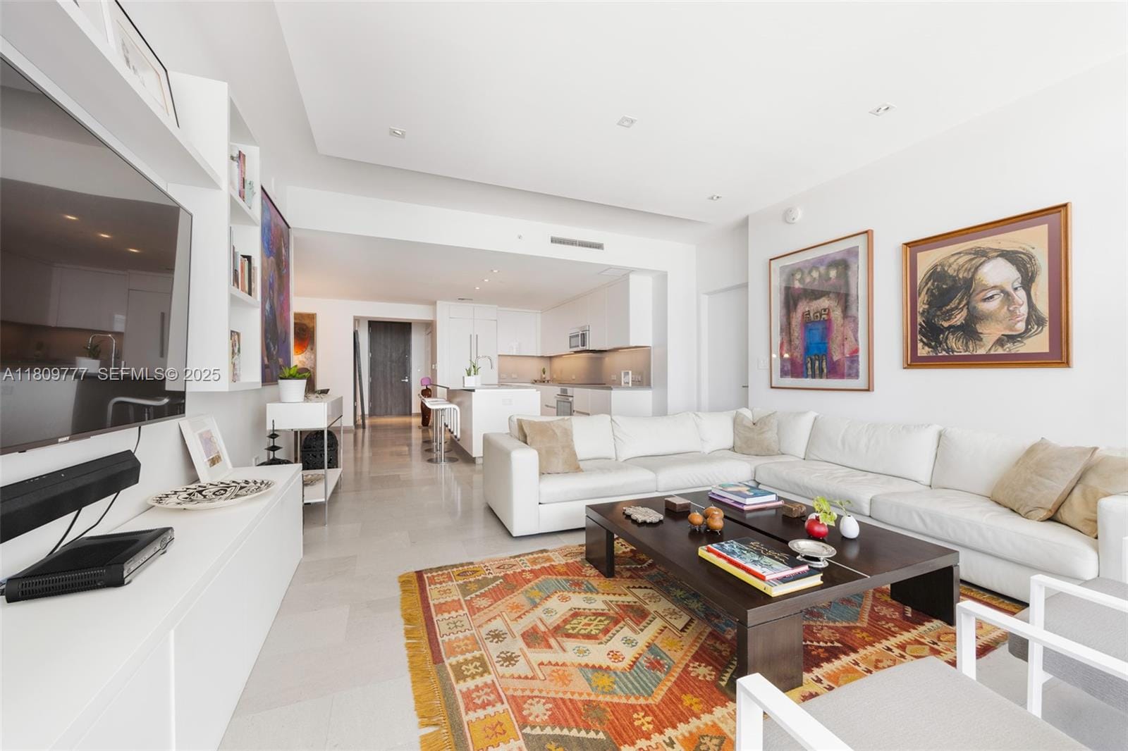 68 SE 6th Street 1703, Miami, FL 33131 photo 7