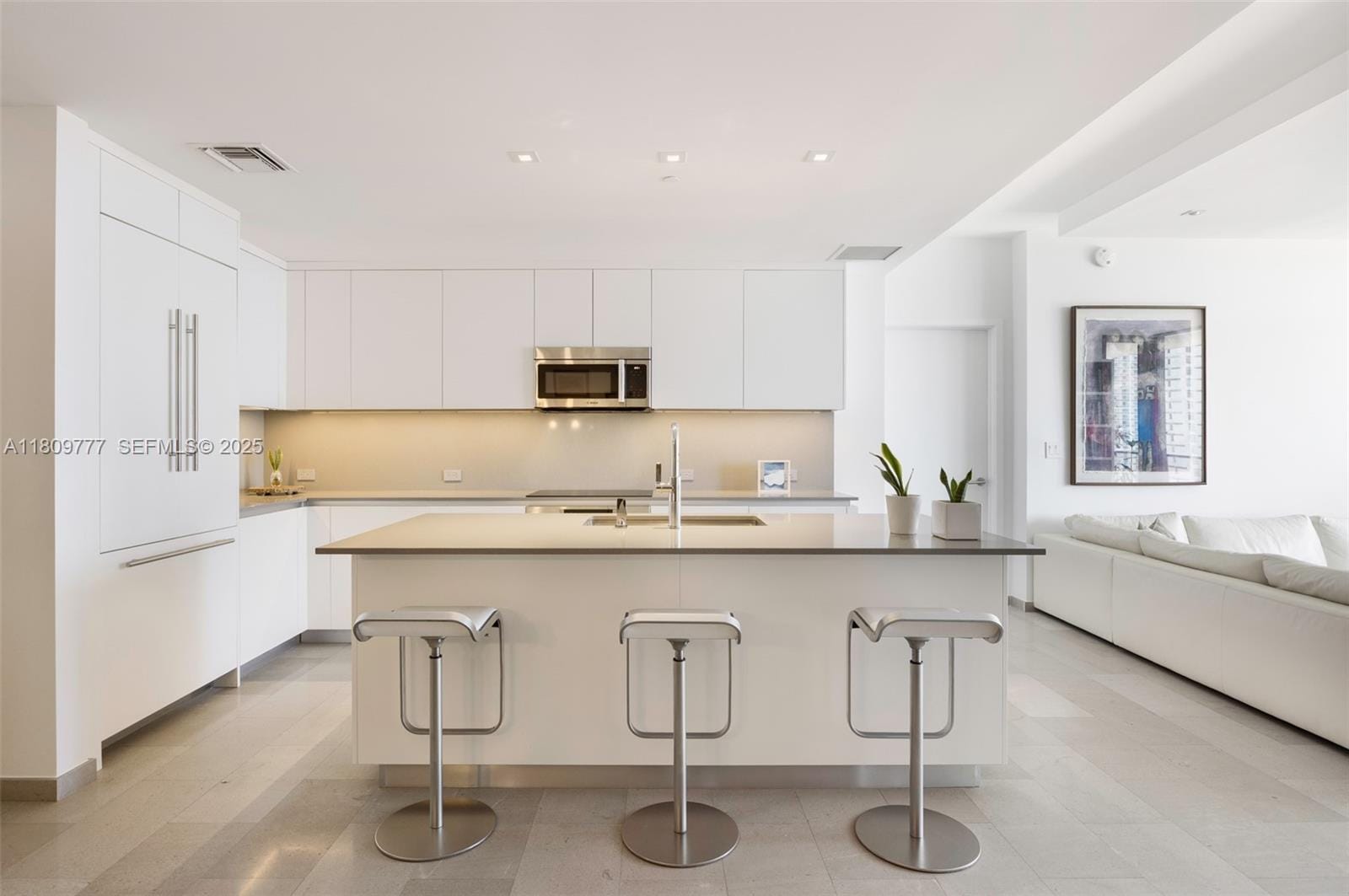 68 SE 6th Street 1703, Miami, FL 33131 photo 8