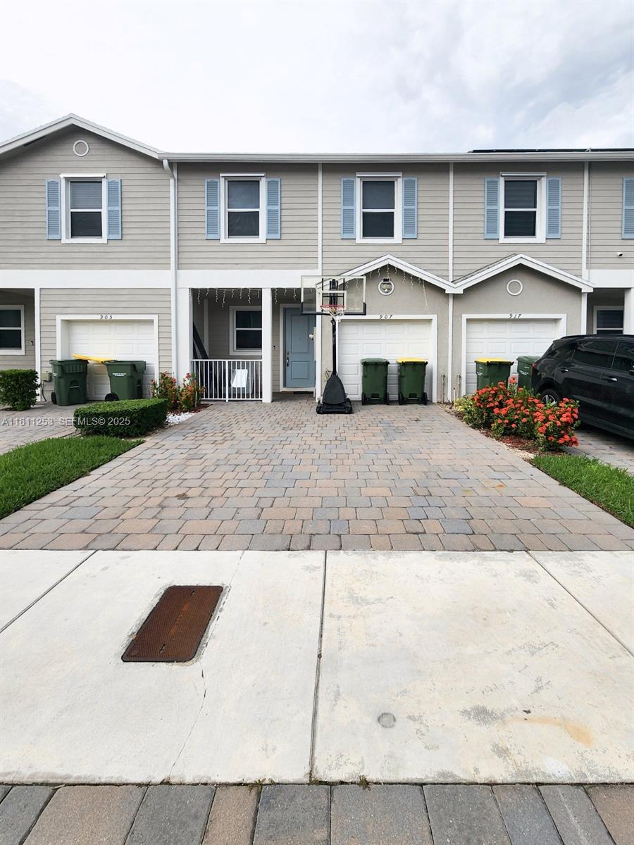 907 SE 17th Court, Homestead, FL 33034, Homestead