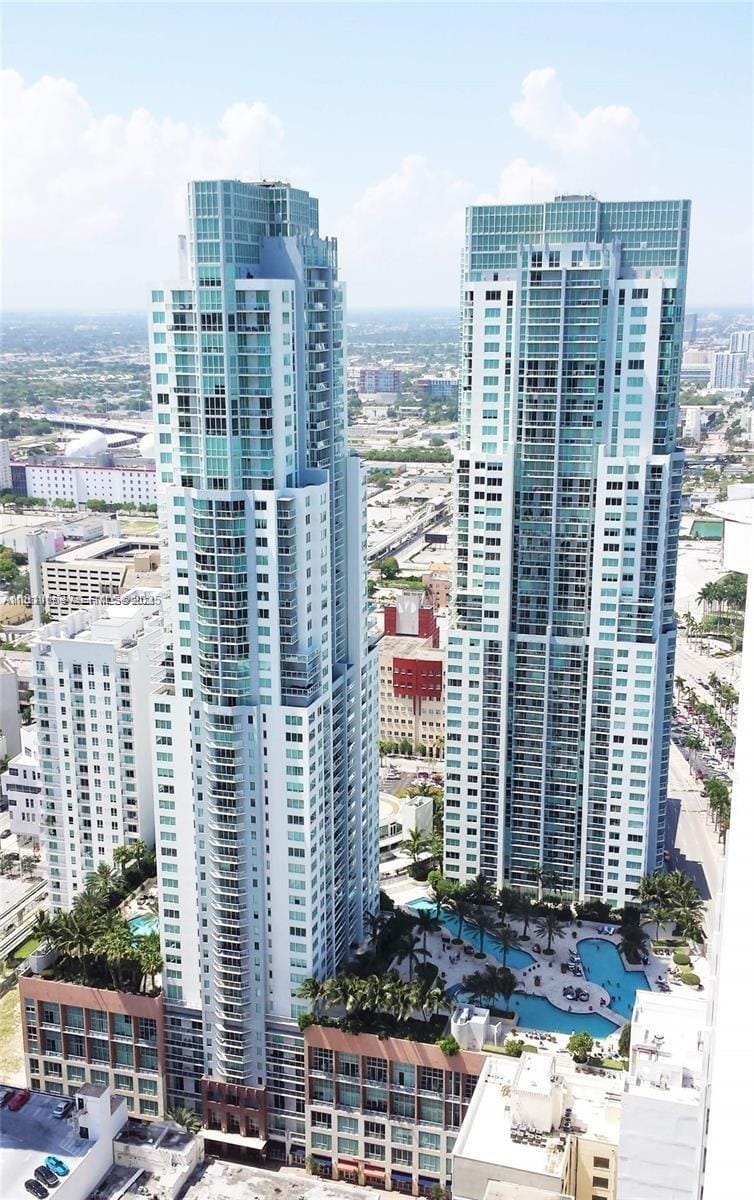 244 Biscayne Boulevard 643, Miami, FL 33132 photo 2