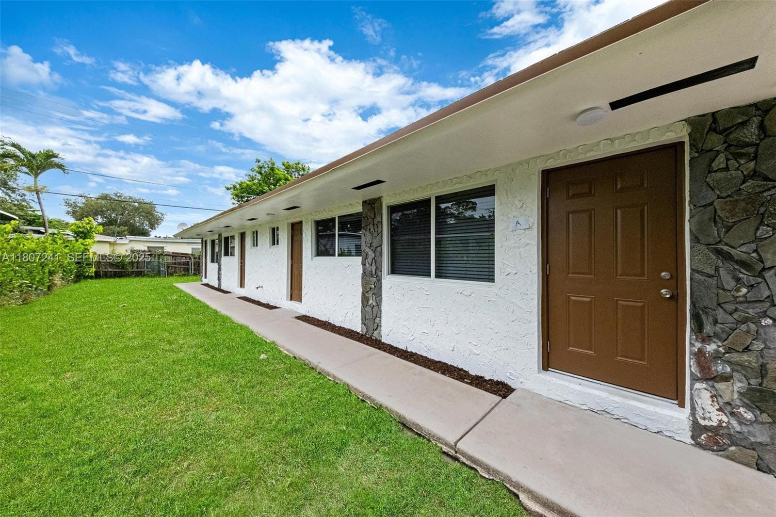 6121 SW 40th Court, Miramar, FL 33023 photo 2