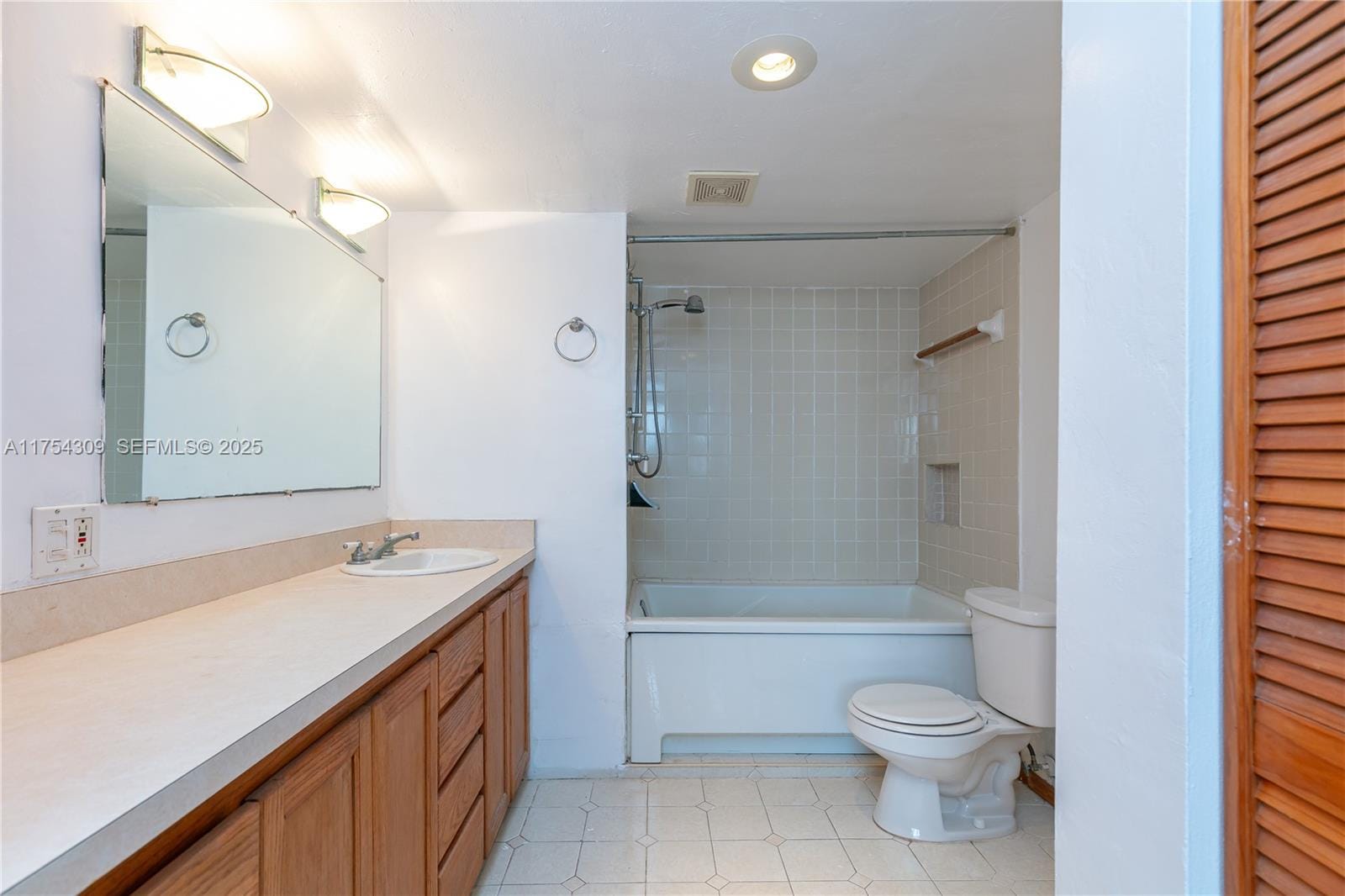 3545 NE 166th Street 807, North Miami Beach, FL 33160 photo 18