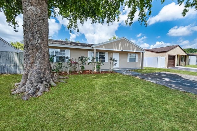 1251 SW 73rd Avenue, sold in North Lauderdale Estates, North Lauderdale, FL