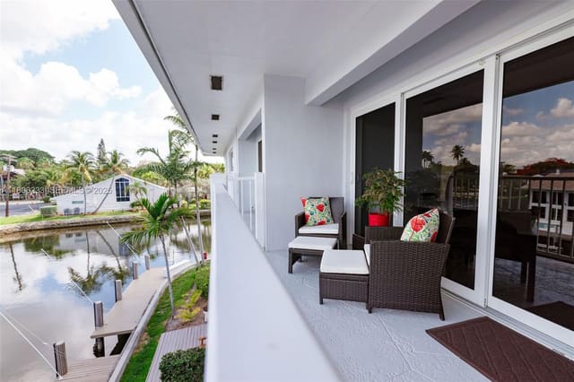 535 Hendricks Isle 303, sold in Burton Point, Fort Lauderdale, FL