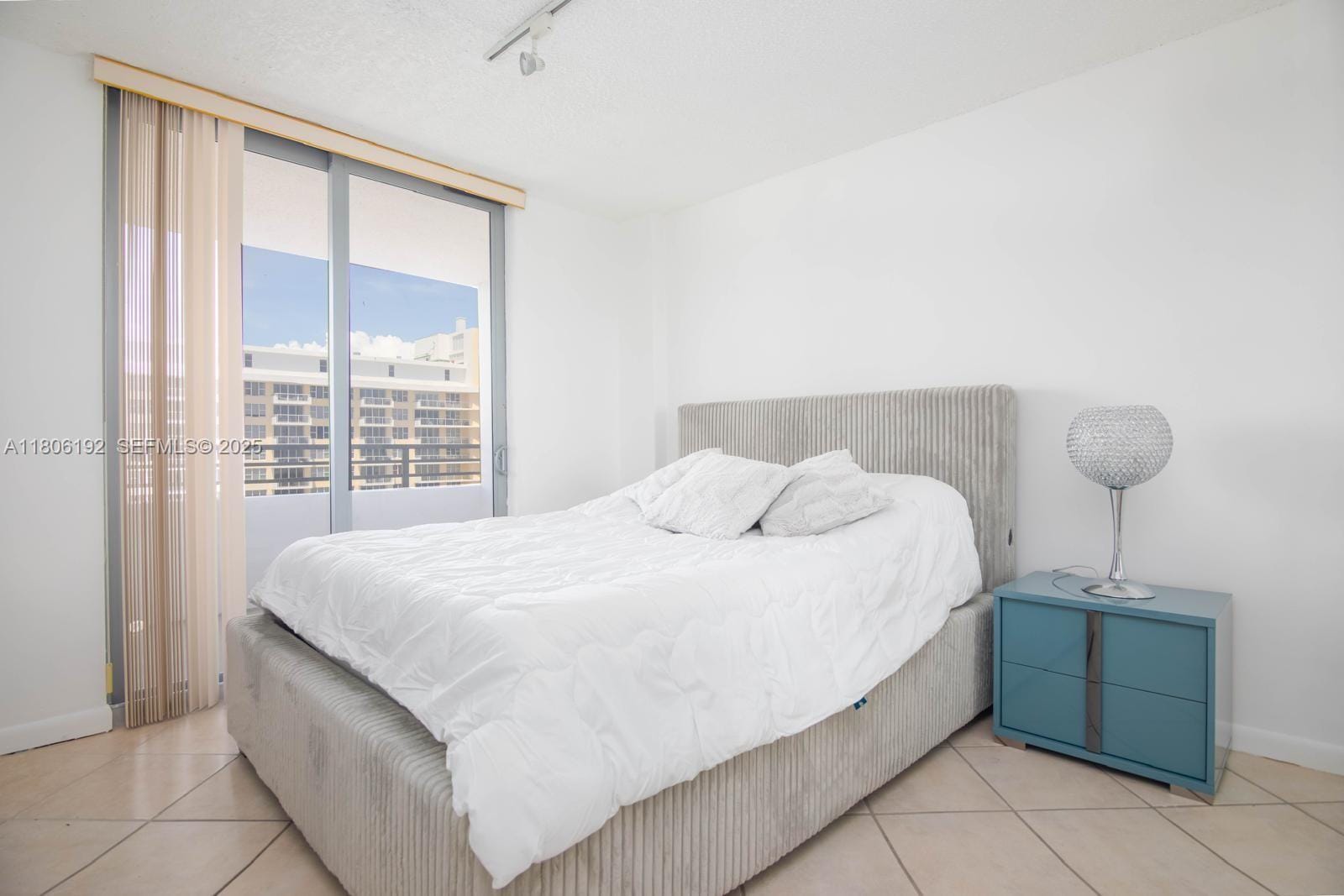 5555 Collins Avenue 14U, Miami Beach, FL 33140 photo 22