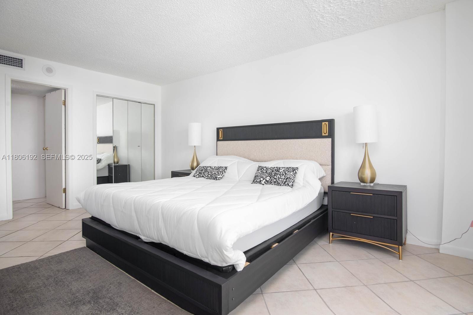 5555 Collins Avenue 14U, Miami Beach, FL 33140 photo 23