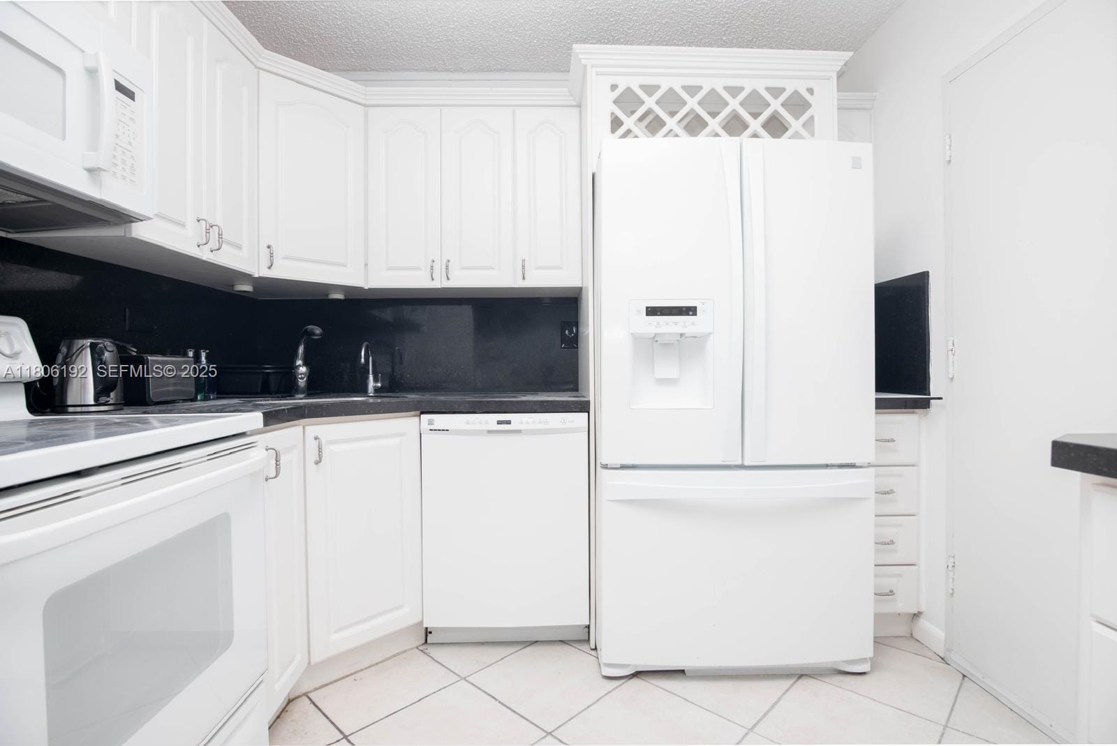 5555 Collins Avenue 14U, Miami Beach, FL 33140 photo 28