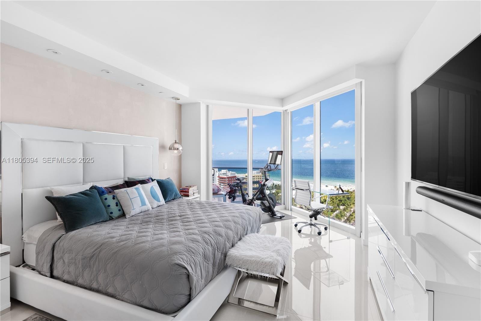 300 S Pointe Drive 2005, Miami Beach, FL 33139 photo 11