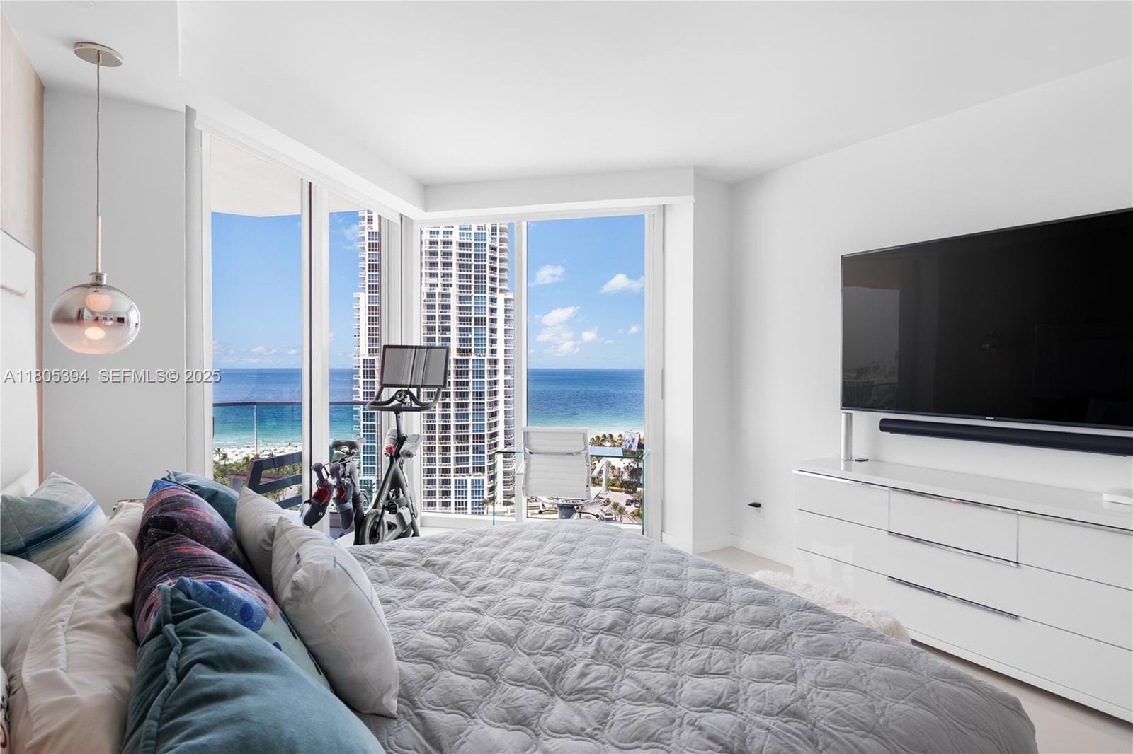 300 S Pointe Drive 2005, Miami Beach, FL 33139 photo 12