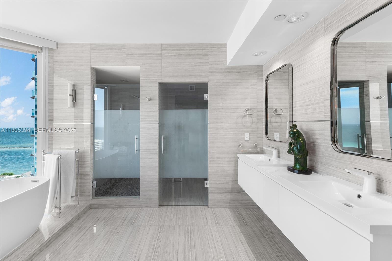 300 S Pointe Drive 2005, Miami Beach, FL 33139 photo 13