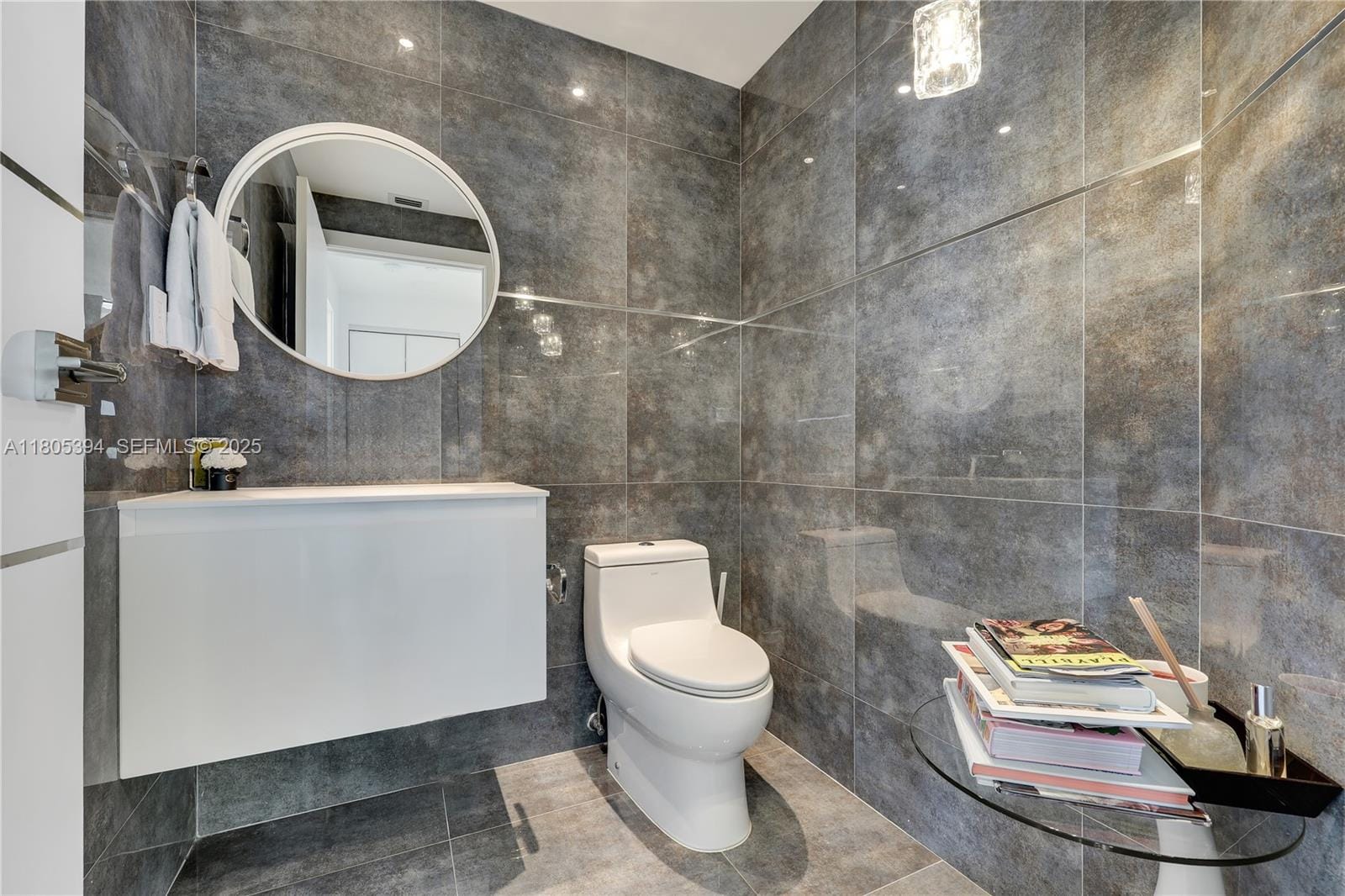 300 S Pointe Drive 2005, Miami Beach, FL 33139 photo 8
